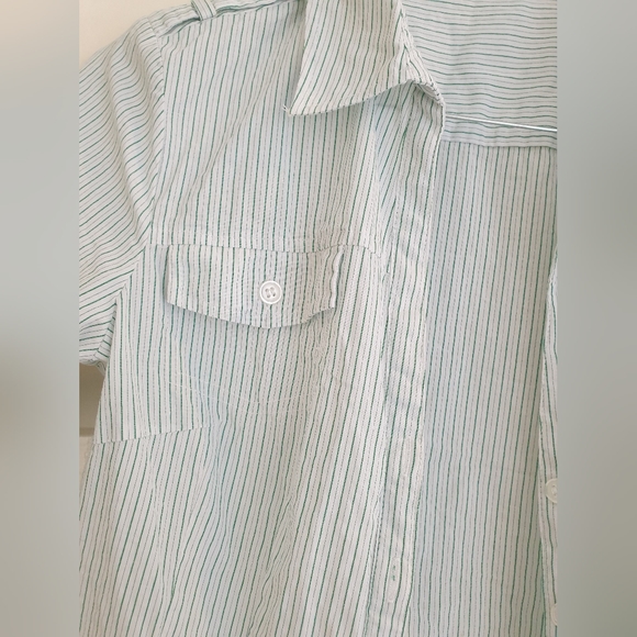 BNWOT Womens Size 6 Long Sleeve adjustable business shirt, striped, button up. - Picture 4 of 12